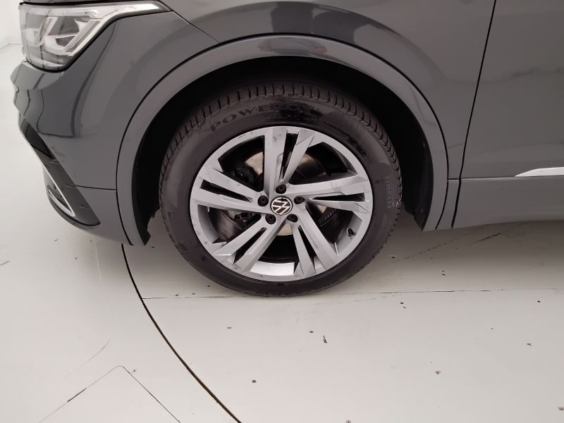 GuidiCar - VOLKSWAGEN Tiguan 2021 Tiguan 2.0 tdi scr R-Line 4motion 150cv dsg Usato