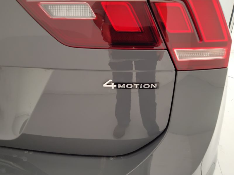 GuidiCar - VOLKSWAGEN Tiguan 2021 Tiguan 2.0 tdi scr R-Line 4motion 150cv dsg Usato
