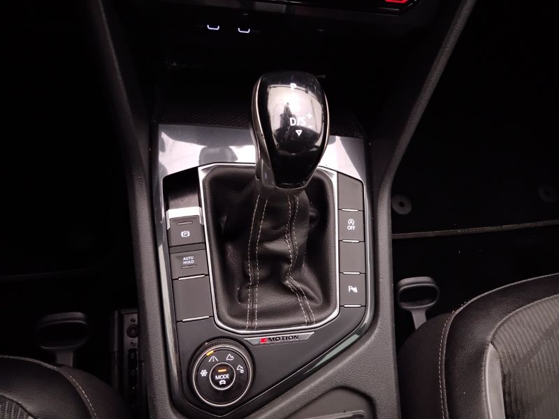 GuidiCar - VOLKSWAGEN Tiguan 2021 Tiguan 2.0 tdi scr R-Line 4motion 150cv dsg Usato