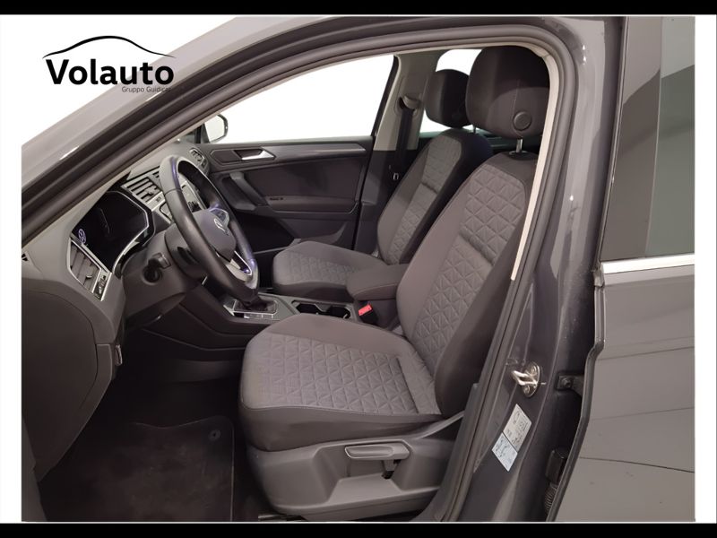 GuidiCar - VOLKSWAGEN Tiguan 2023 Tiguan 1.5 tsi act Life 150cv dsg Usato