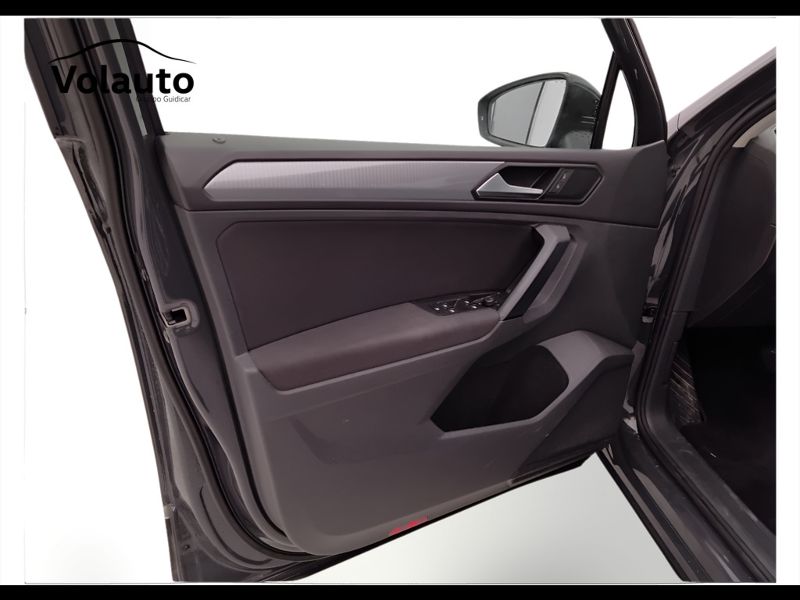 GuidiCar - VOLKSWAGEN Tiguan 2023 Tiguan 1.5 tsi act Life 150cv dsg Usato
