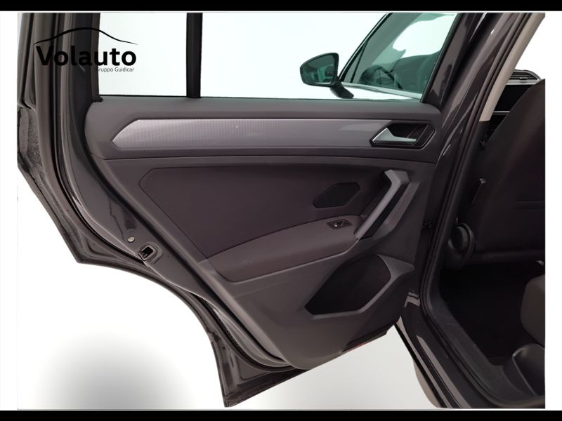 GuidiCar - VOLKSWAGEN Tiguan 2023 Tiguan 1.5 tsi act Life 150cv dsg Usato