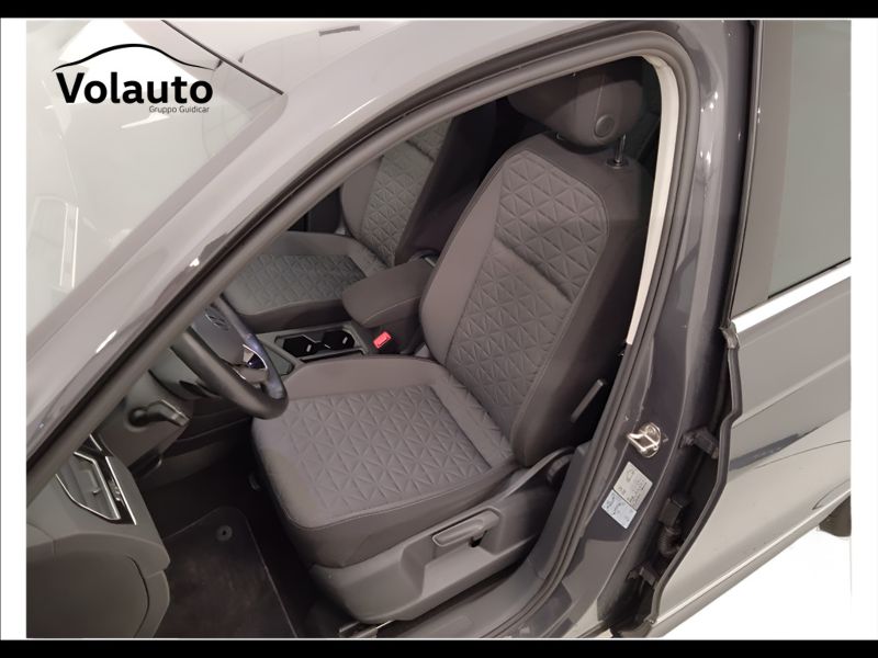 GuidiCar - VOLKSWAGEN Tiguan 2023 Tiguan 1.5 tsi act Life 150cv dsg Usato