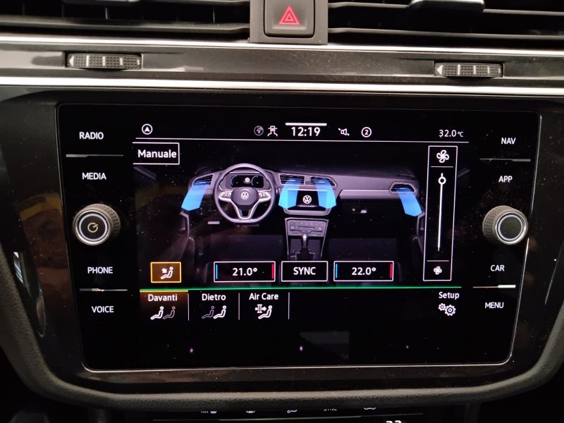GuidiCar - VOLKSWAGEN Tiguan 2020 Tiguan 1.5 tsi act R-Line 150cv dsg Usato
