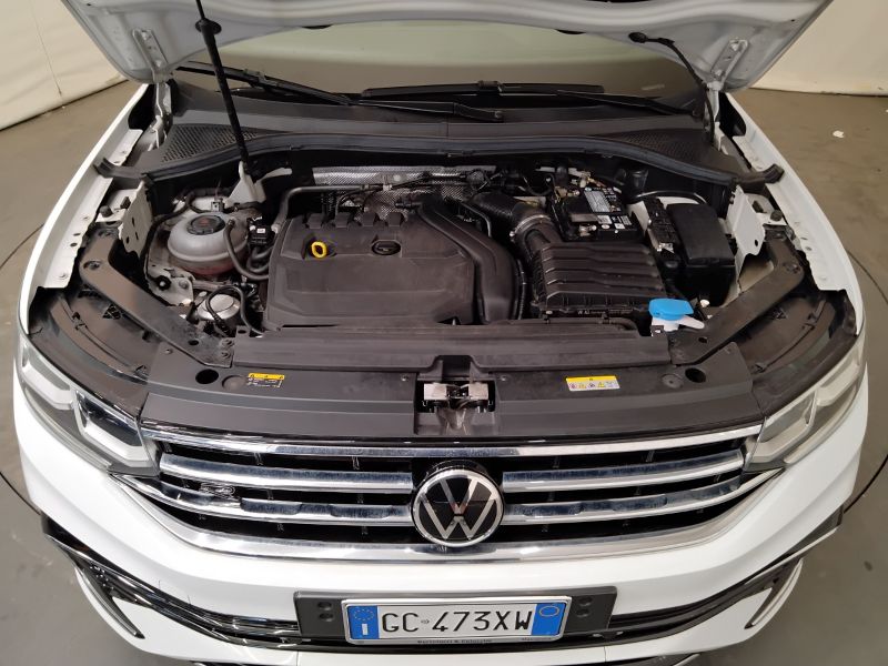 GuidiCar - VOLKSWAGEN Tiguan 2020 Tiguan 1.5 tsi act R-Line 150cv dsg Usato