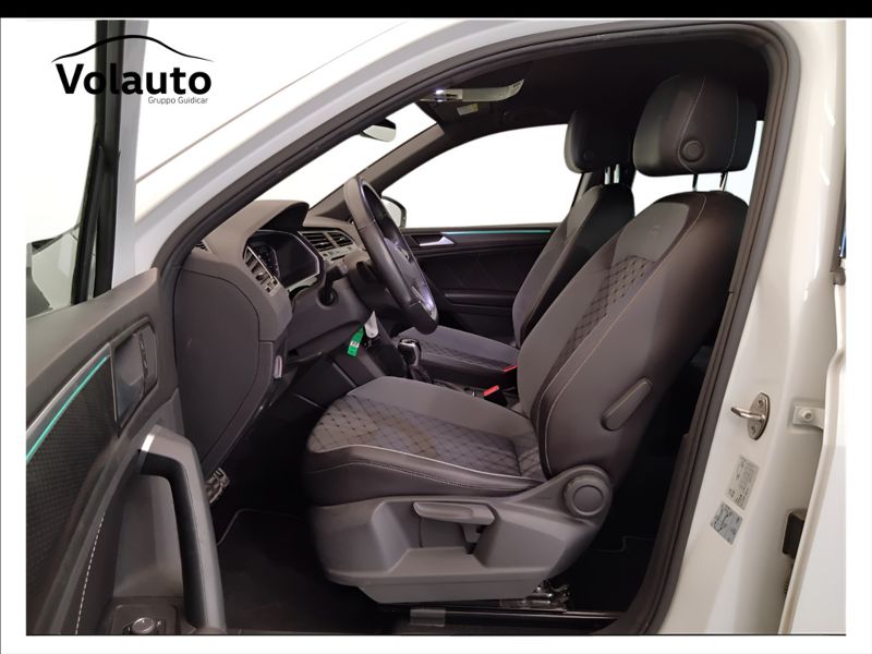 GuidiCar - VOLKSWAGEN Tiguan 2020 Tiguan 1.5 tsi act R-Line 150cv dsg Usato