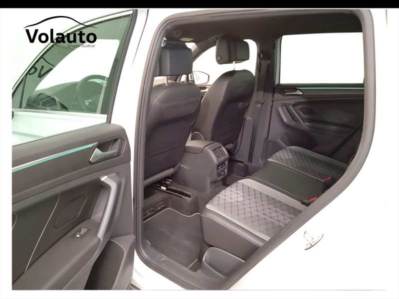 GuidiCar - VOLKSWAGEN Tiguan 2020 Tiguan 1.5 tsi act R-Line 150cv dsg Usato
