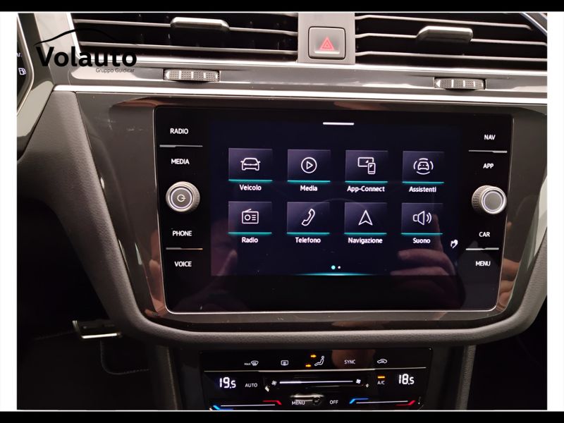 GuidiCar - VOLKSWAGEN Tiguan 2021 Tiguan 1.5 tsi act R-Line 150cv dsg Usato