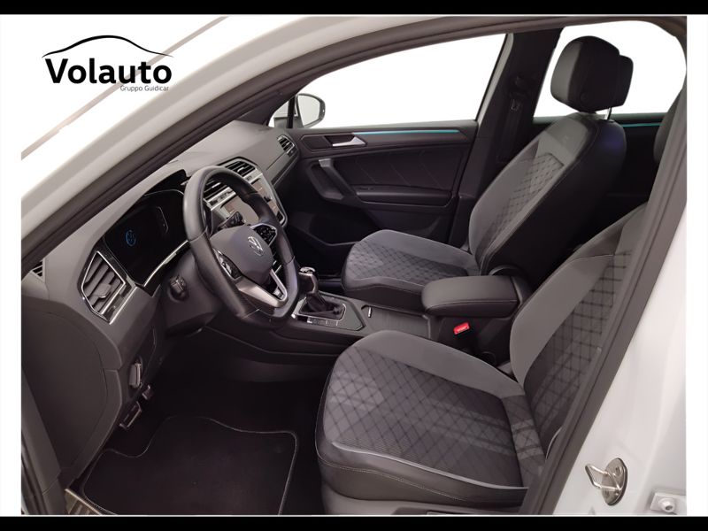 GuidiCar - VOLKSWAGEN Tiguan 2021 Tiguan 1.5 tsi act R-Line 150cv dsg Usato