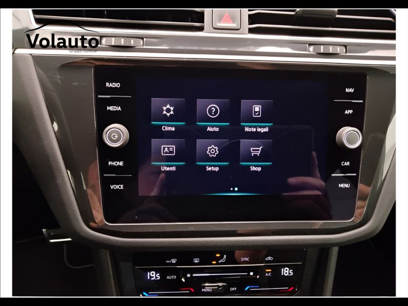 GuidiCar - VOLKSWAGEN Tiguan 2021 Tiguan 1.5 tsi act R-Line 150cv dsg Usato