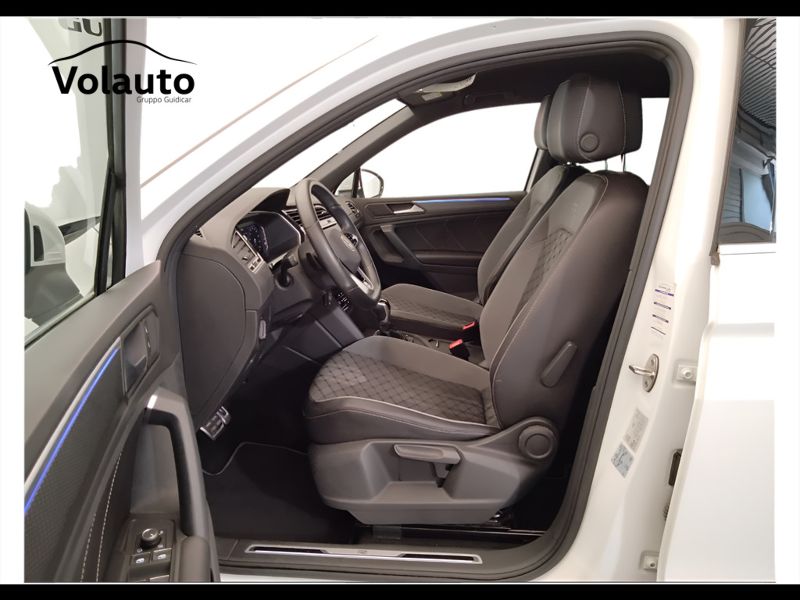 GuidiCar - VOLKSWAGEN Tiguan 2021 Tiguan 1.5 tsi act R-Line 150cv dsg Usato