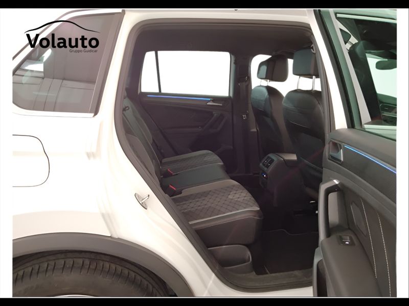 GuidiCar - VOLKSWAGEN Tiguan 2021 Tiguan 1.5 tsi act R-Line 150cv dsg Usato