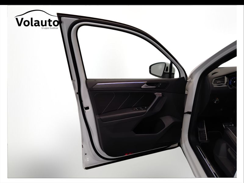 GuidiCar - VOLKSWAGEN Tiguan 2021 Tiguan 1.5 tsi act R-Line 150cv dsg Usato
