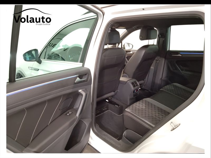 GuidiCar - VOLKSWAGEN Tiguan 2021 Tiguan 1.5 tsi act R-Line 150cv dsg Usato