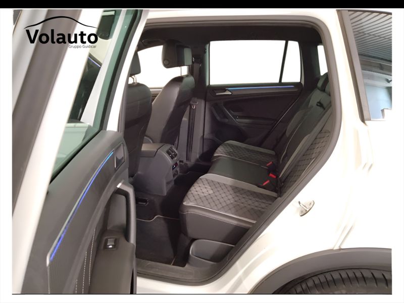 GuidiCar - VOLKSWAGEN Tiguan 2021 Tiguan 1.5 tsi act R-Line 150cv dsg Usato