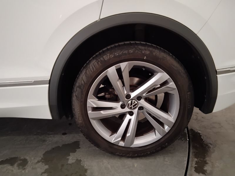 GuidiCar - VOLKSWAGEN Tiguan 2021 Tiguan 1.5 tsi act R-Line 150cv dsg Usato