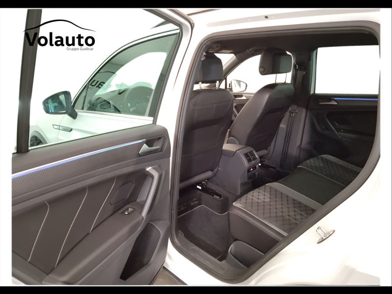 GuidiCar - VOLKSWAGEN Tiguan 2021 Tiguan 1.5 tsi act R-Line 150cv dsg Usato