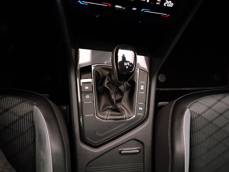 GuidiCar - VOLKSWAGEN Tiguan 2021 Tiguan 1.5 tsi act R-Line 150cv dsg Usato
