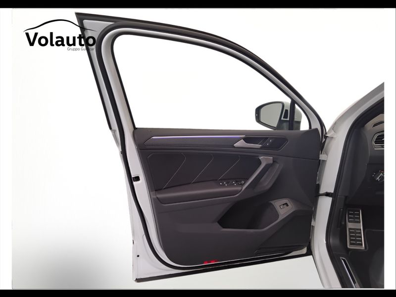 GuidiCar - VOLKSWAGEN Tiguan 2022 Tiguan 1.5 tsi act R-Line 150cv dsg Usato