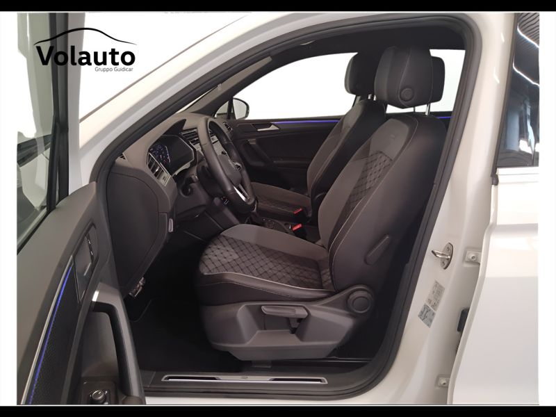 GuidiCar - VOLKSWAGEN Tiguan 2022 Tiguan 1.5 tsi act R-Line 150cv dsg Usato