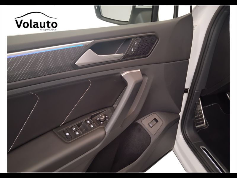 GuidiCar - VOLKSWAGEN Tiguan 2022 Tiguan 1.5 tsi act R-Line 150cv dsg Usato