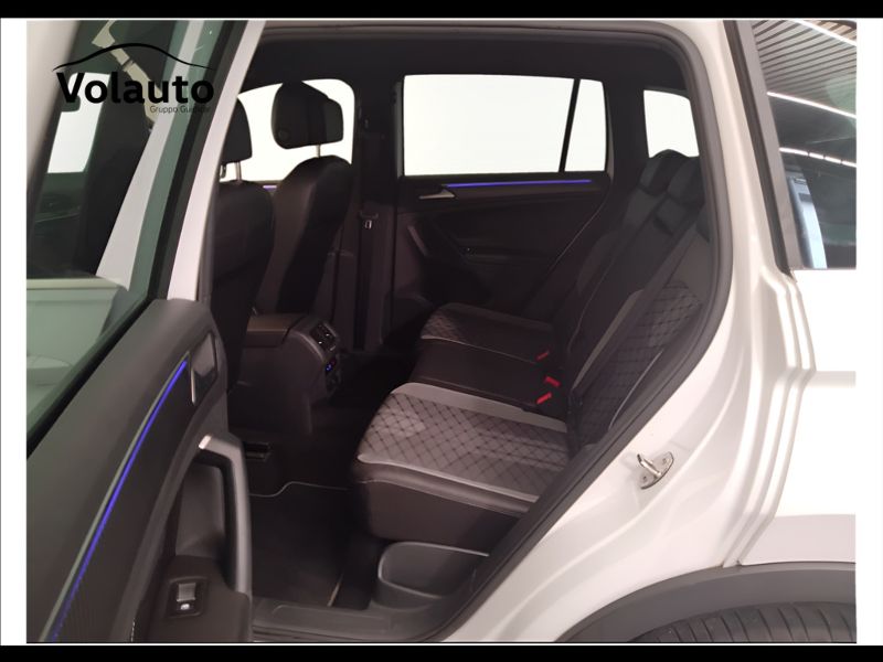 GuidiCar - VOLKSWAGEN Tiguan 2022 Tiguan 1.5 tsi act R-Line 150cv dsg Usato