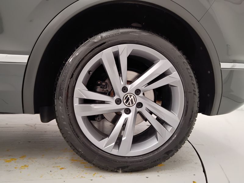 GuidiCar - VOLKSWAGEN Tiguan 2022 Tiguan 1.5 tsi act R-Line 150cv dsg Usato