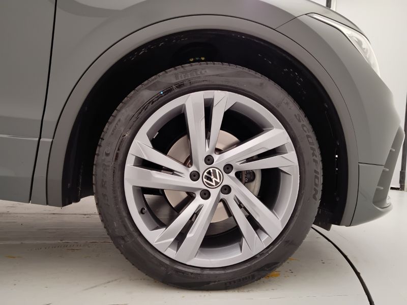 GuidiCar - VOLKSWAGEN Tiguan 2022 Tiguan 1.5 tsi act R-Line 150cv dsg Usato