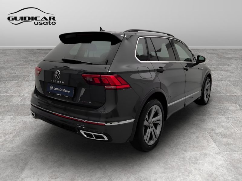 GuidiCar - VOLKSWAGEN Tiguan 2022 Tiguan 1.5 tsi act R-Line 150cv dsg Usato