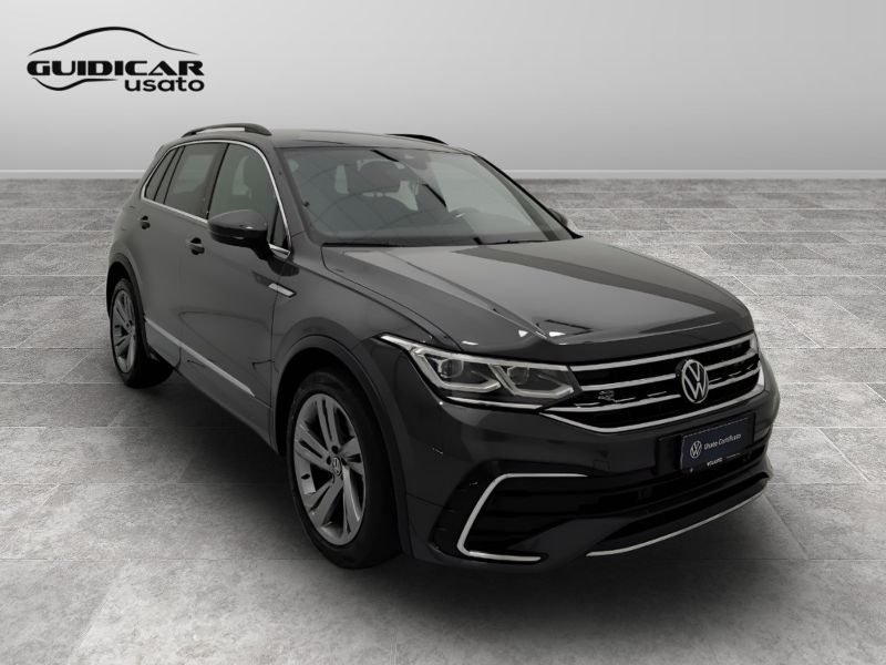 GuidiCar - VOLKSWAGEN Tiguan 2022 Tiguan 1.5 tsi act R-Line 150cv dsg Usato