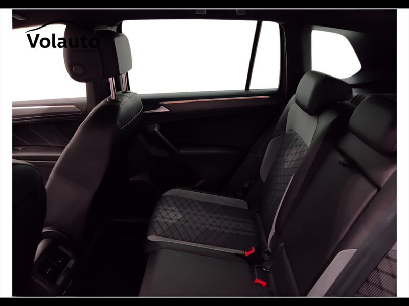 GuidiCar - VOLKSWAGEN Tiguan 2022 Tiguan 1.5 tsi act R-Line 150cv dsg Usato