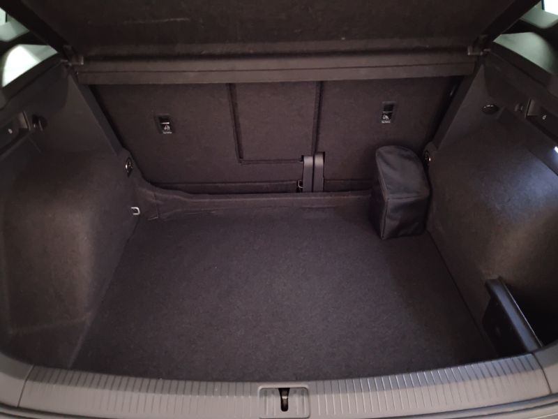 GuidiCar - VOLKSWAGEN Tiguan 2022 Tiguan 1.5 tsi act R-Line 150cv dsg Usato