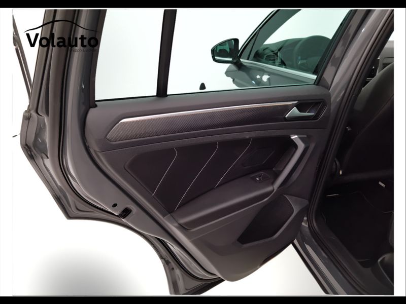 GuidiCar - VOLKSWAGEN Tiguan 2022 Tiguan 1.5 tsi act R-Line 150cv dsg Usato