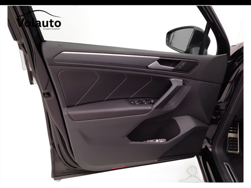 GuidiCar - VOLKSWAGEN Tiguan 2023 Tiguan 1.5 tsi act R-Line 150cv dsg Usato