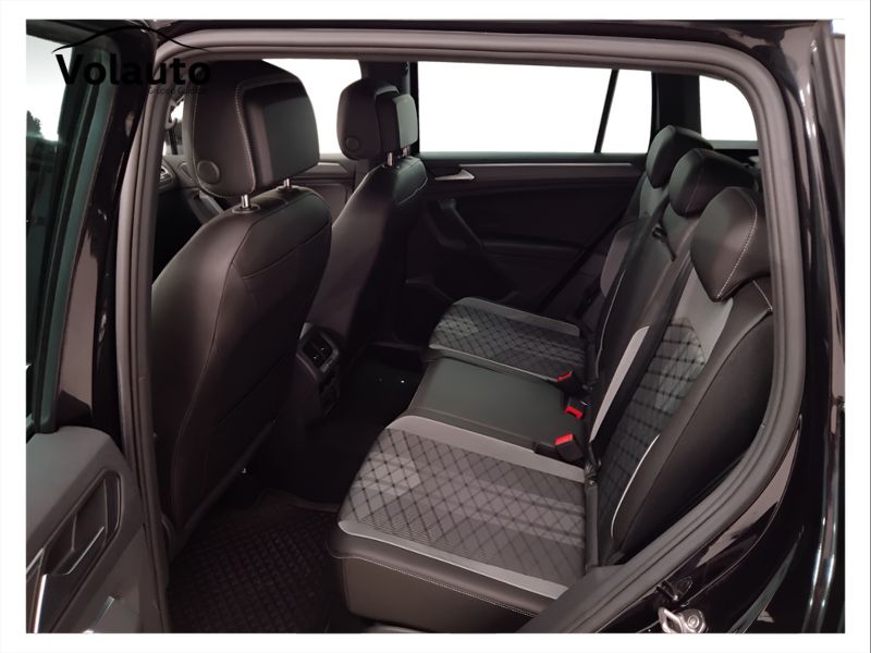 GuidiCar - VOLKSWAGEN Tiguan 2023 Tiguan 1.5 tsi act R-Line 150cv dsg Usato