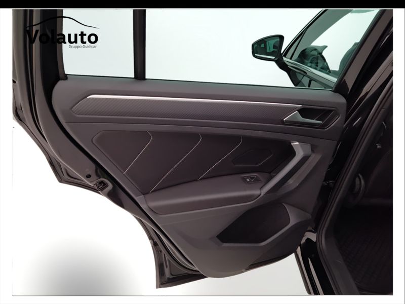 GuidiCar - VOLKSWAGEN Tiguan 2023 Tiguan 1.5 tsi act R-Line 150cv dsg Usato