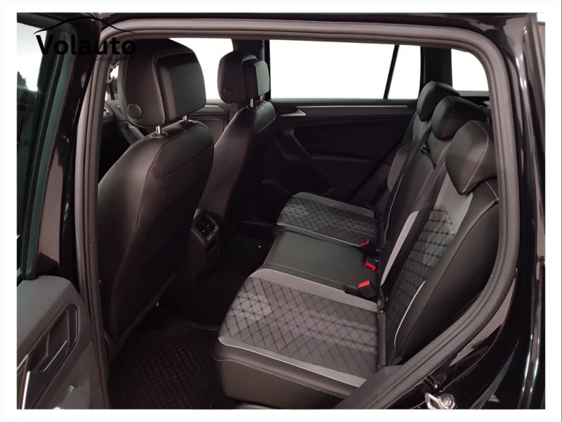 GuidiCar - VOLKSWAGEN Tiguan 2023 Tiguan 1.5 tsi act R-Line 150cv dsg Usato