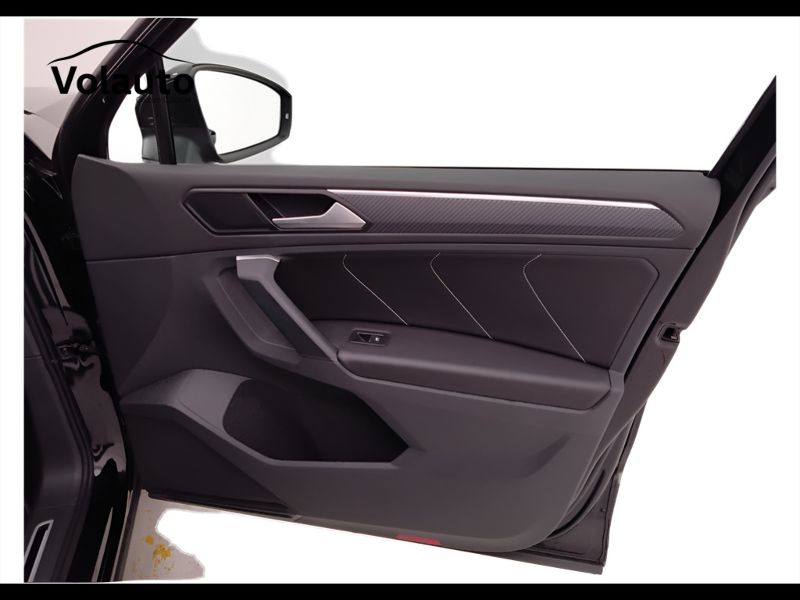 GuidiCar - VOLKSWAGEN Tiguan 2023 Tiguan 1.5 tsi act R-Line 150cv dsg Usato