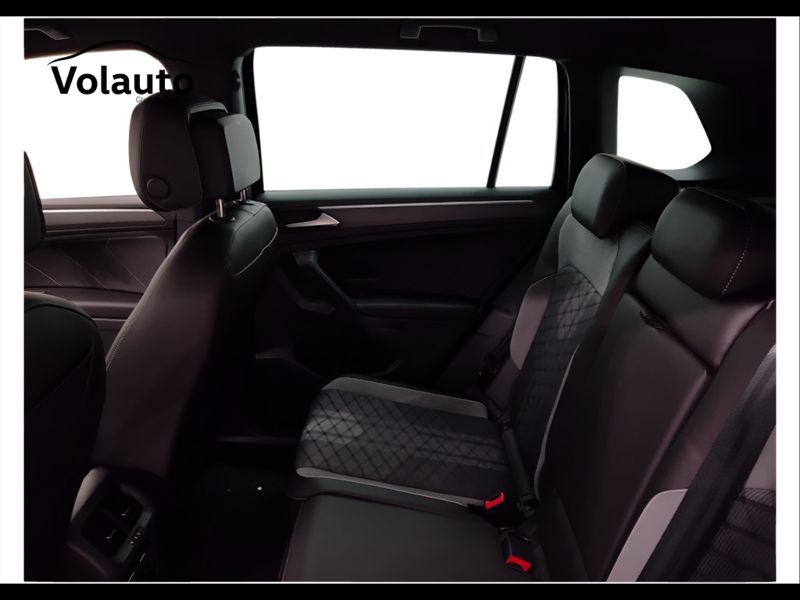 GuidiCar - VOLKSWAGEN Tiguan 2023 Tiguan 1.5 tsi act R-Line 150cv dsg Usato