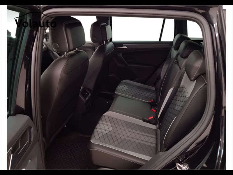 GuidiCar - VOLKSWAGEN Tiguan 2023 Tiguan 1.5 tsi act R-Line 150cv dsg Usato