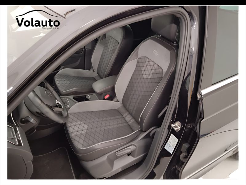 GuidiCar - VOLKSWAGEN Tiguan 2023 Tiguan 1.5 tsi act R-Line 150cv dsg Usato