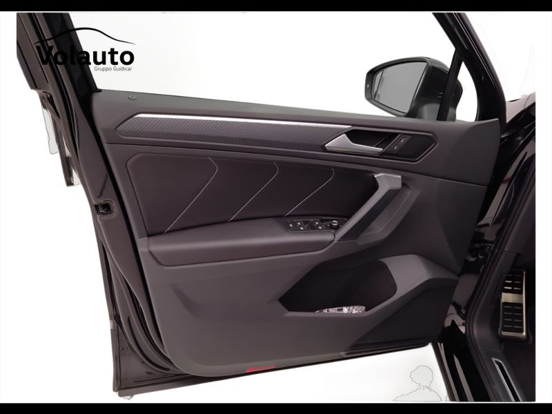 GuidiCar - VOLKSWAGEN Tiguan 2023 Tiguan 1.5 tsi act R-Line 150cv dsg Usato
