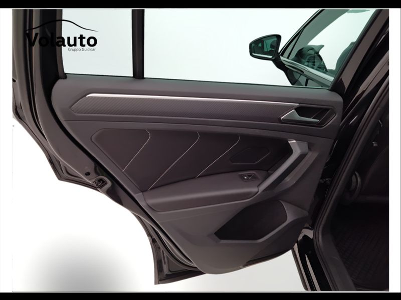 GuidiCar - VOLKSWAGEN Tiguan 2023 Tiguan 1.5 tsi act R-Line 150cv dsg Usato