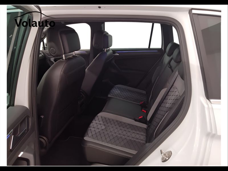 GuidiCar - VOLKSWAGEN Tiguan 2023 Tiguan 1.5 tsi act R-Line 150cv dsg Usato