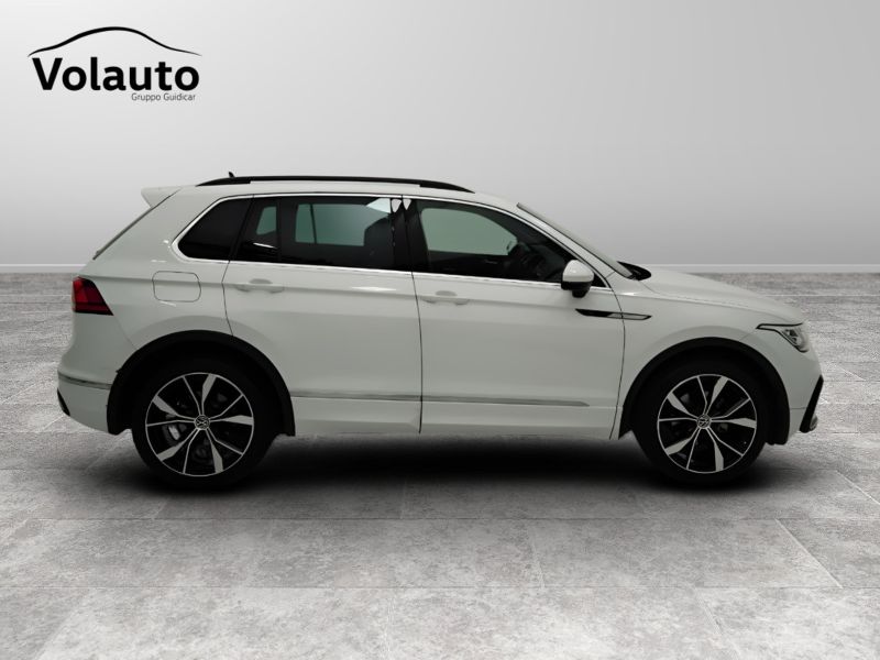 GuidiCar - VOLKSWAGEN Tiguan 2023 Tiguan 1.5 tsi act R-Line 150cv dsg Usato