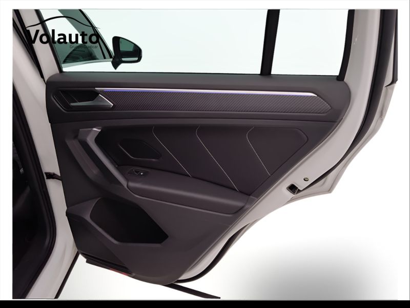GuidiCar - VOLKSWAGEN Tiguan 2023 Tiguan 1.5 tsi act R-Line 150cv dsg Usato