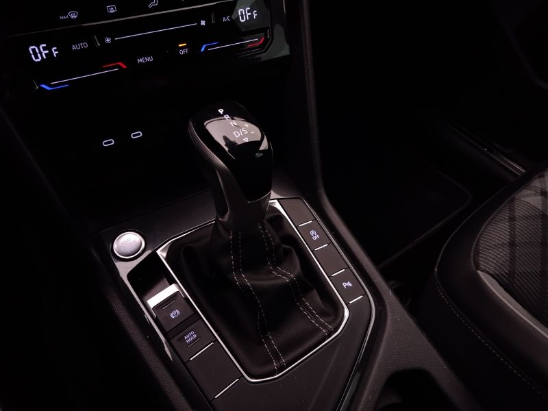 GuidiCar - VOLKSWAGEN Tiguan 2023 Tiguan 1.5 tsi act R-Line 150cv dsg Usato