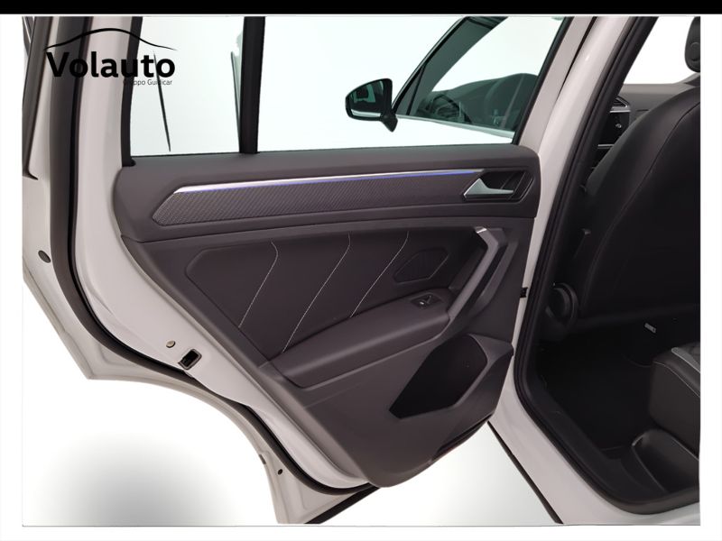 GuidiCar - VOLKSWAGEN Tiguan 2023 Tiguan 1.5 tsi act R-Line 150cv dsg Usato