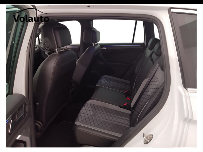 GuidiCar - VOLKSWAGEN Tiguan 2023 Tiguan 1.5 tsi act R-Line 150cv dsg Usato