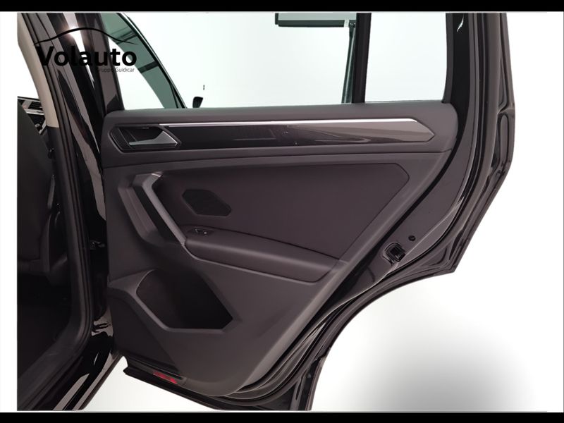 GuidiCar - VOLKSWAGEN Tiguan 2022 Tiguan 2.0 tdi scr Elegance 150cv dsg Usato